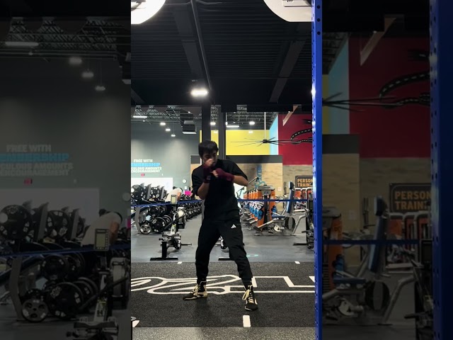 That pull counter’s DIFFERENT😤🤣💀#boxing #shadowboxing #boxingjourney #sparring #misfitsboxing