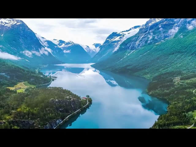 لماذا  طرد الطاووس والثعبان من