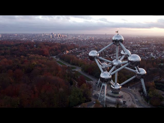 Atomium (4K)