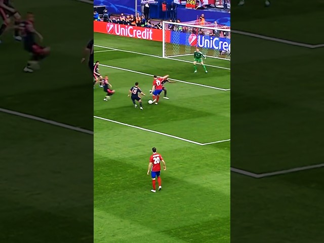 INCREDIBLE solo goal 😳