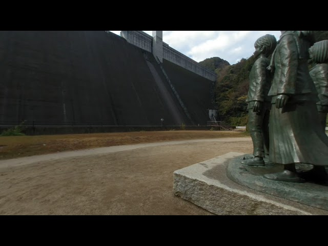 大山ダム / Attack on Titan statues at Oyama Dam in Oita, Japan
