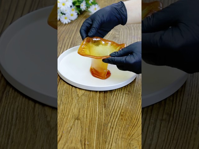 Sugar Bowl, sweet 'Mushroom' - cute dessert plating idea. #foodart #dessert #icecream #platingideas