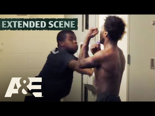 60 Days In: 1-on-1 FIGHT Arranged by Pod Boss for Inmate's Birthday (S3) | A&E