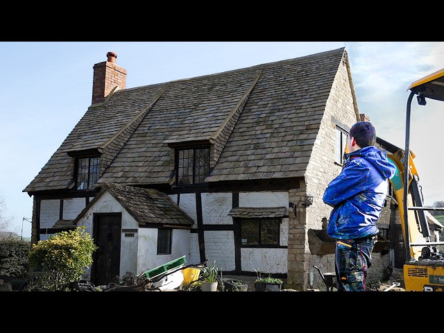 This 500 Year Old House Is Getting Ahead Of Us