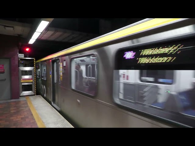 LACMTA Metro Rail - CRRC HR4000 D Line #4005 departing 7th Street/Metro Center