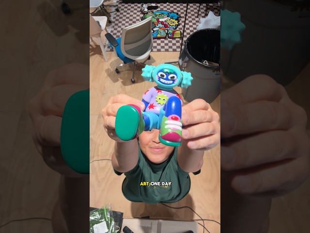 LARGE ARTTOY VS MINI SCALE MODEL #arttoy #scalemodel #artist