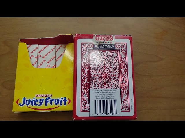 ASMR Chewing Gum/Playing Solitaire