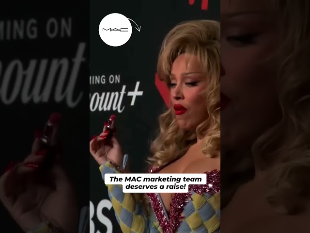 Doja Cat "Eats" Lipstick at VMAs — But It's Actually Chocolate!