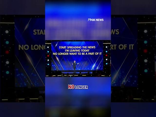 Sean Hannity leads a 'New York, New York' sing-a-long #shorts #singer #fox