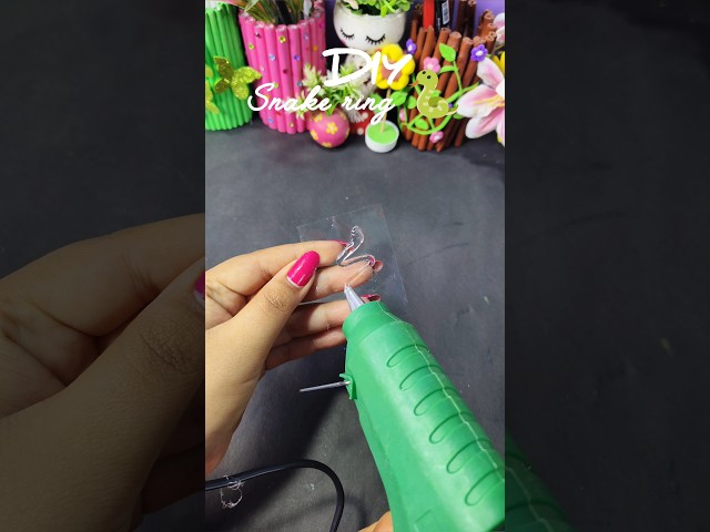 DIY glue gun hack 🔫 #diy #craft #craftideas #handmade #artandcraft #diyideas #hack #earrings #shorts