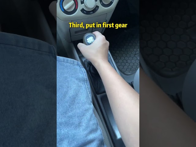 How to start a manual car correctly?#car #carknowledge  #driving #tips