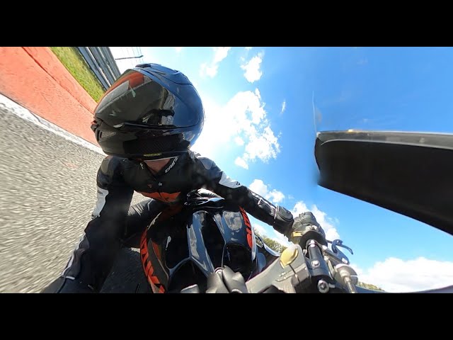2025-09-29/30 | Oschersleben | Racing Academy | Felix mit Lumpis Maschine | 3D-360°-front-view