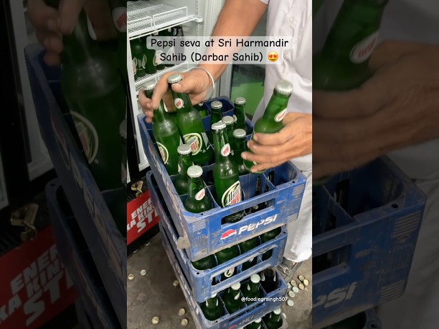 Pepsi seva  at Sri Harmandir Sahib (Darbar Sahib) 😍