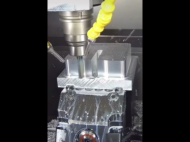 Super cool CNC machining! Violent milling of aluminum alloy!