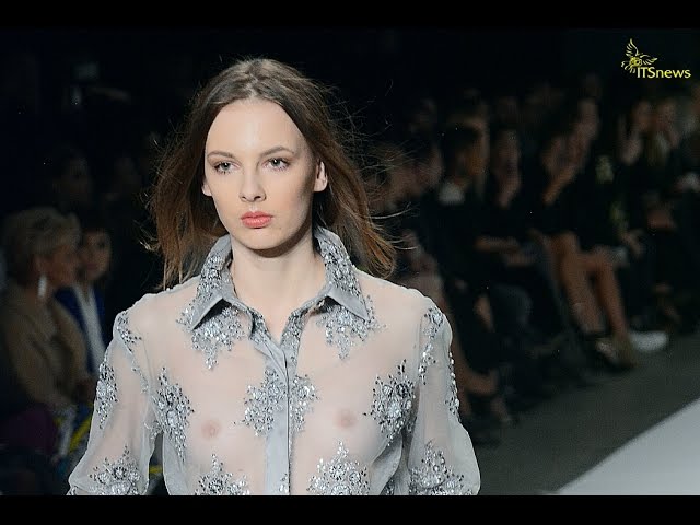 Pokaz Tomaotomo wiosna-lato 2016 Wonderland. Pokaz mody.