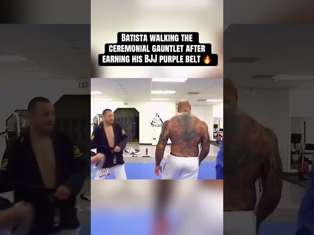 Batista is built different 😂 (via @WWE/TT)