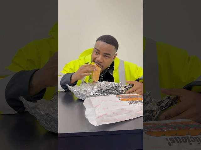 When your coworkers start arguing in the break room 😂