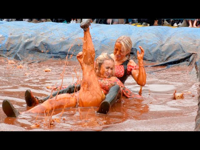 Girls Mud Wrestling ✨ LIVE at U.S. Festival 🇺🇸 Wild Wrestling Showdown