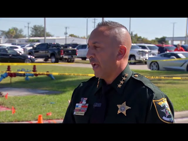 Lee County Sheriff's Office responding to active scene on Boy Scout Drive and U.S. 41