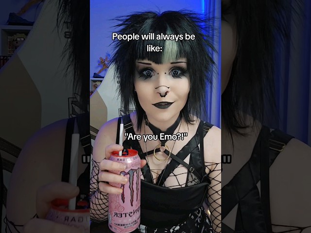 It do be like that 😀 #emogirl #emo #irish #goth #alternative #monsterenergy #gothgirl