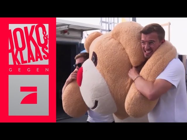 Exposing a 3.80 m tall bear: 22 km in one hour! | Game 3 | Joko & Klaas vs. ProSieben