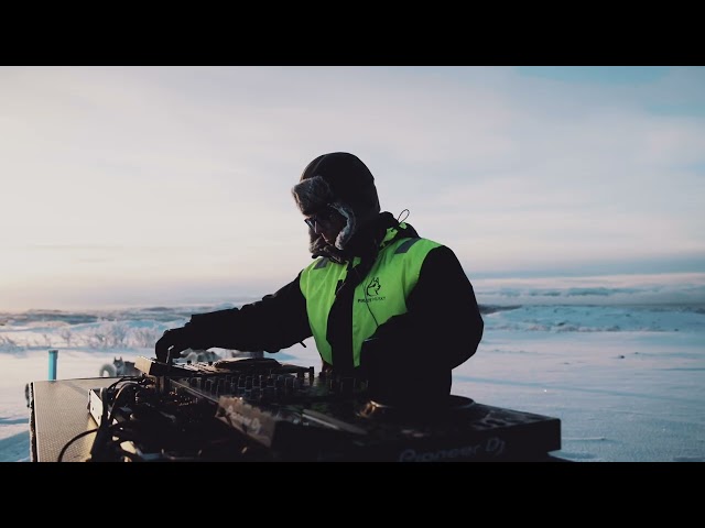 Hypaton & Izzy Bizu - Slide (Official Visualizer)