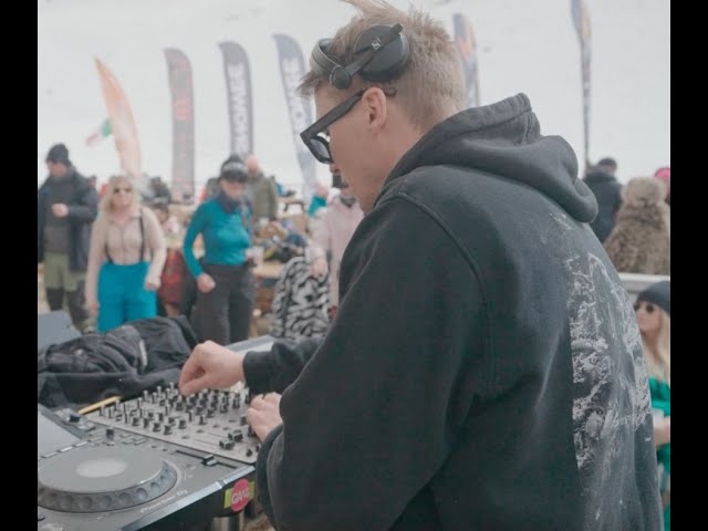 Błażej Malinowski above the clouds in French Alps for Snowee Music Trip