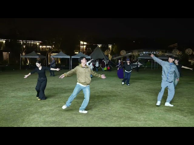 Tibetan dance "Welcome 100 years old" Chengdu, such as team performance 👍