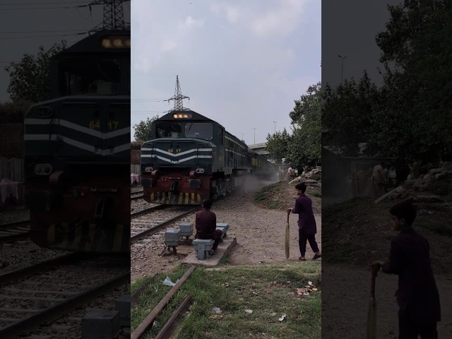 The fastest and famous train tezgam express skipping through from BadamiBagh #shorts #live #train