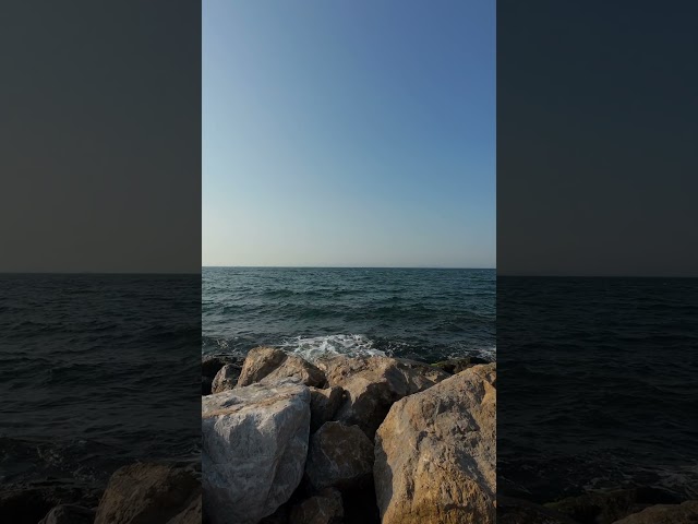 🌊 Peaceful Ocean Waves #OceanWaves #NatureSounds #Relaxing #SeaView #relaxingvideos #calmshorts