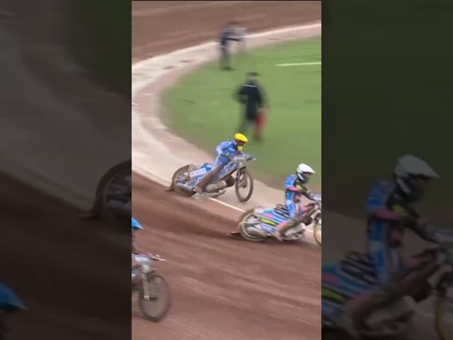 UNBELIEVABLE move 🚀 | FIM Speedway Grand Prix