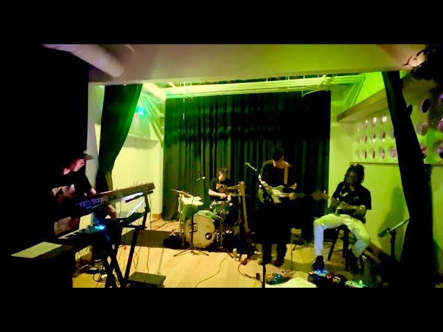 Break Science plays "Meat Grinder" from Madvillainy