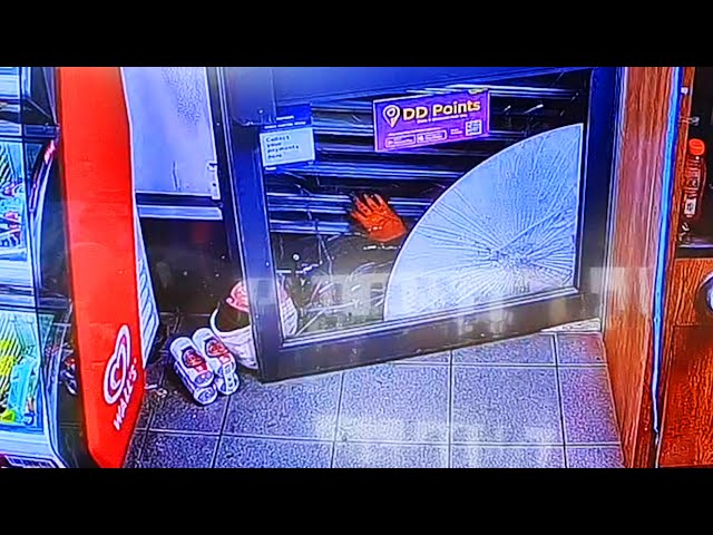 Durham shopkeeper traps KNIFEPOINT ROBBER under roller shutter until police arrive | Caught on CCTV