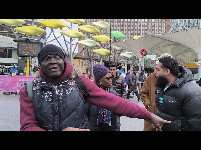 You Aren't A Muslim! Panic Christians Say To Orthodox Muslim! Stratford Dawah
