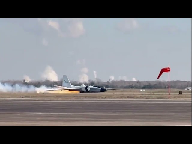 BREAKING! NASA WB-57 Emergency Landing Without Wheels