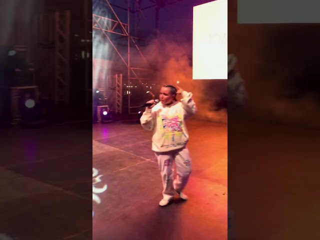 Pink Lily chante Pop it Mania en Concert !  #pinklily