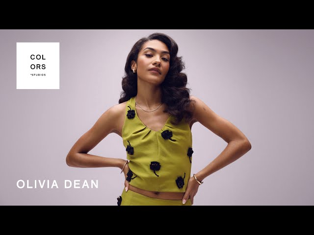 Olivia Dean - A Couple Minutes | A COLORS SHOW