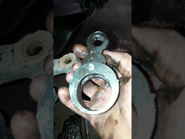 How to change a tie rod end or axial joint on a Toyota Hilux