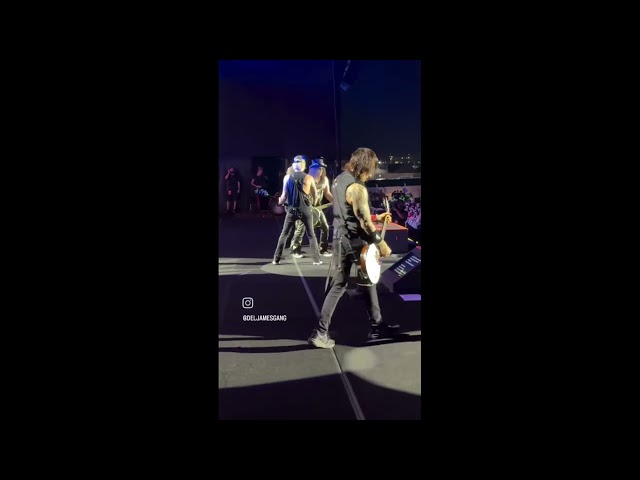 Guns N' Roses - Shadow Of Your Love (Live In Porto Alegre, Brazil 01/04/2026) Short Audience Clip