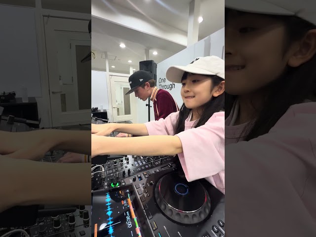 Das allererste Trick-Set B2B in Japan 🇯🇵 im AlphaTheta Studio… und nicht mit irgendwem.