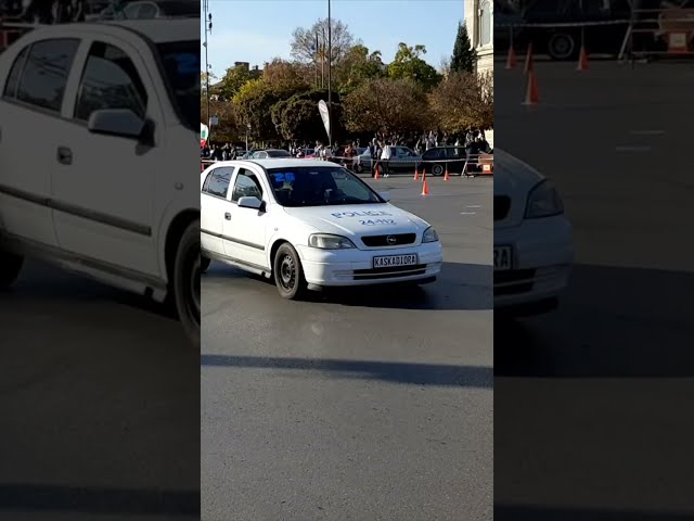 POLICE car performs J-turn | Opel Astra G