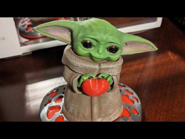 valentine's baby Yoda holding heart 3d printing