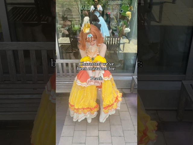 I love how everyone has their own scenario 😆 #cosplay #cosplayer #hanacon2025 #daisycosplay