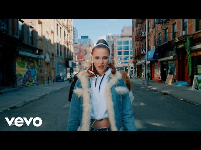 Chloe Jane - Middle Man (Official Music Video)