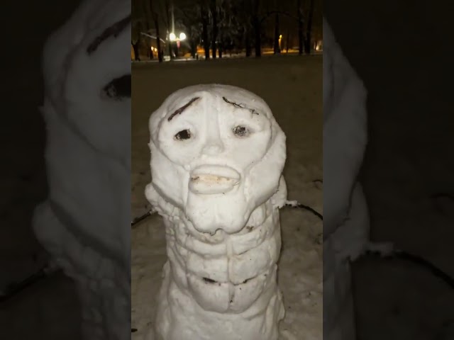 Mewing snowman #mewing #mogg #mogger #looksmaxxing #fyp #foryoupage #chico #sigma