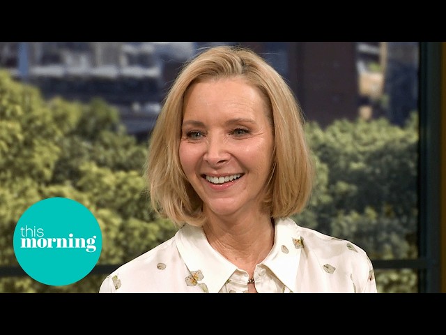 Lisa Kudrow Sings ‘Smelly Cat’ With Alison Hammond | This Morning