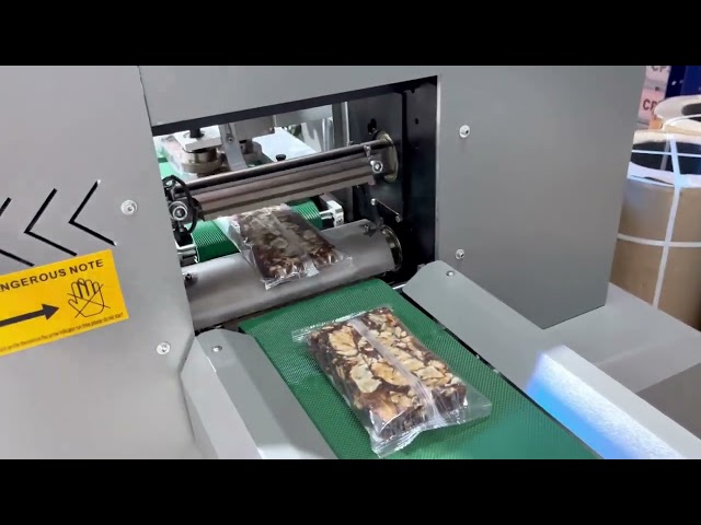 Flow wrapping machine. createc packing solution