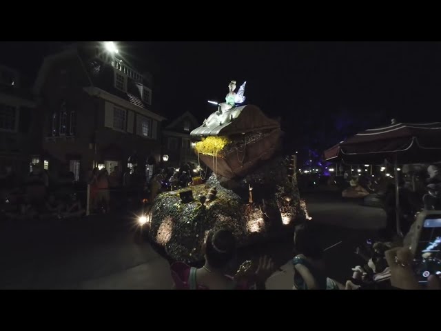 Mickey's Boo-to-You Halloween Parade 2024 VR
