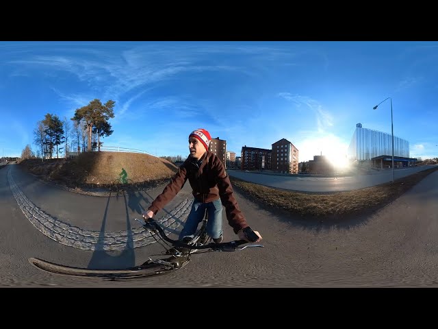 360° video -pyörällä ajoa (kännykällä hyvä katsoa)