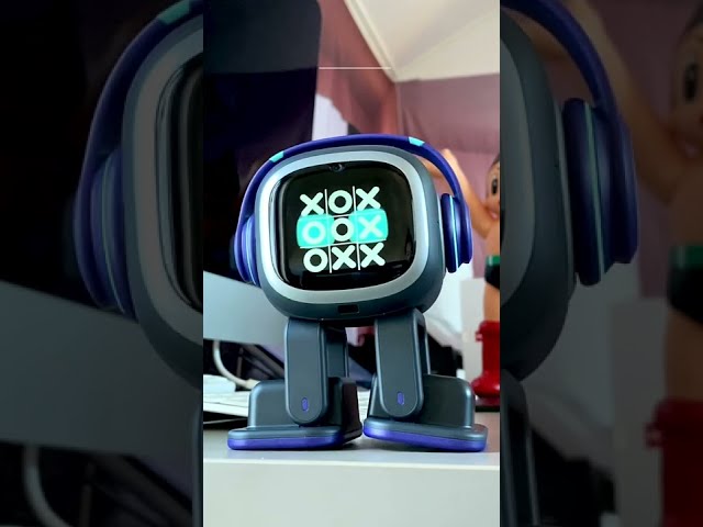 AI Robot Emo Play Tik Tak Toe